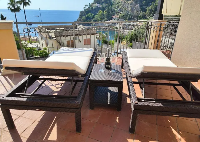 Lägenhet Dhome Baia Mazzaro'