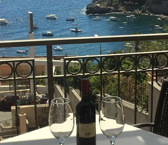 Lägenhet Dhome Baia Mazzaro'